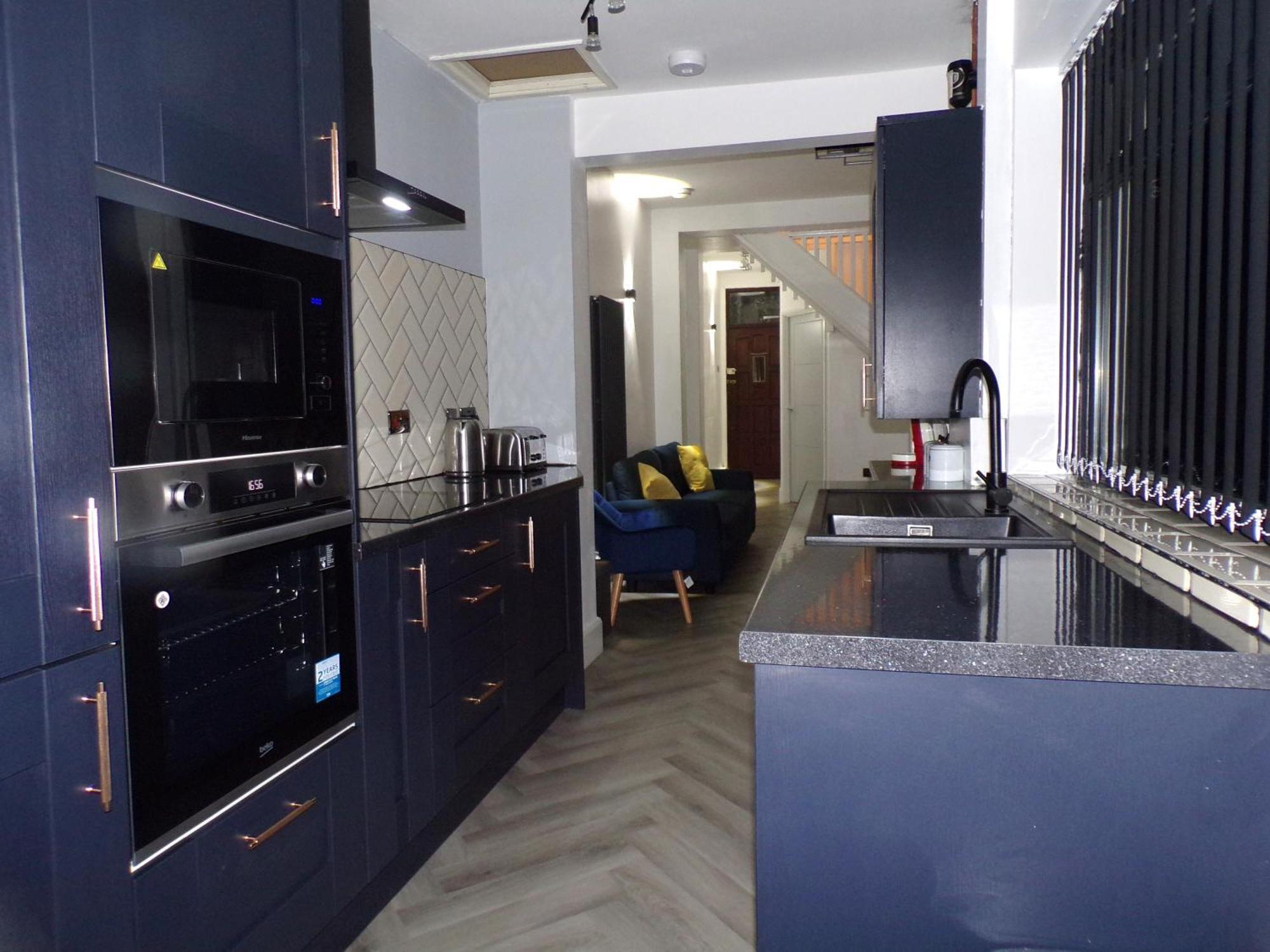 Hazelhurst House - 4 Bedrooms 2 Bathrooms Stoke-on-Trent Exterior photo